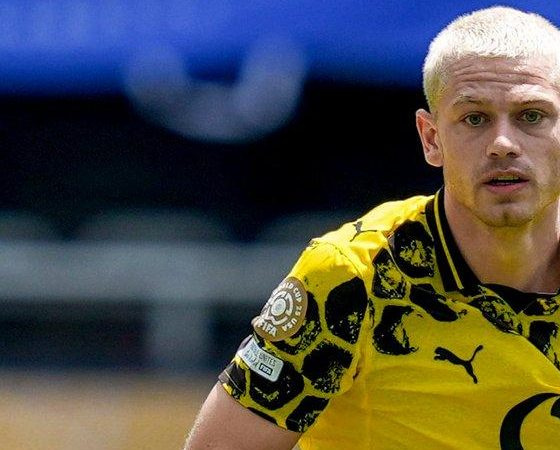 بروسيا دورتموند يتقدم على أولسان في الشوط الأول